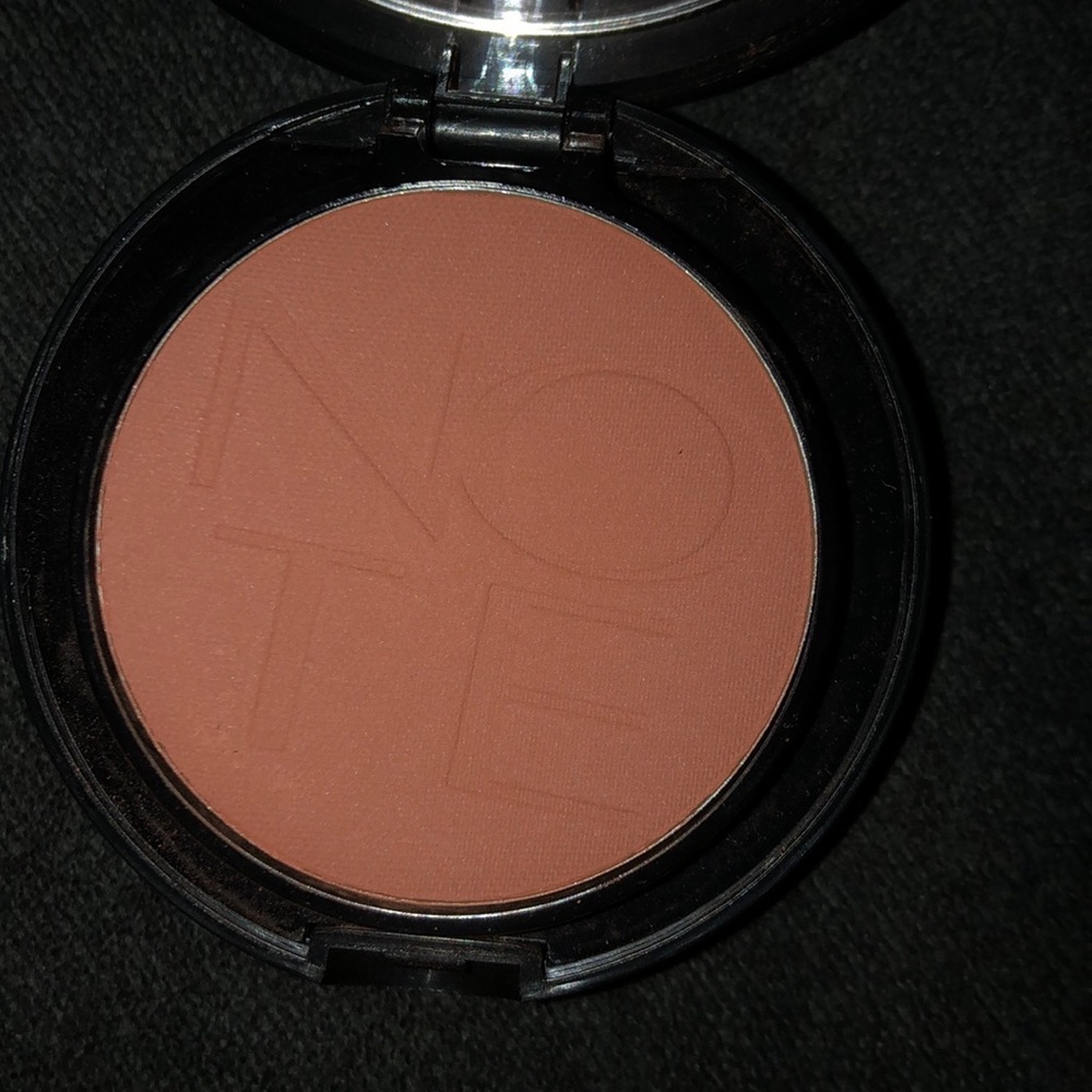 Makeup - Picture 4 of 4